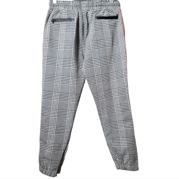David Lerner Slim Track Jogger with Trim Small Houndstooth Red Stripe Evereve - Picture 6 of 12